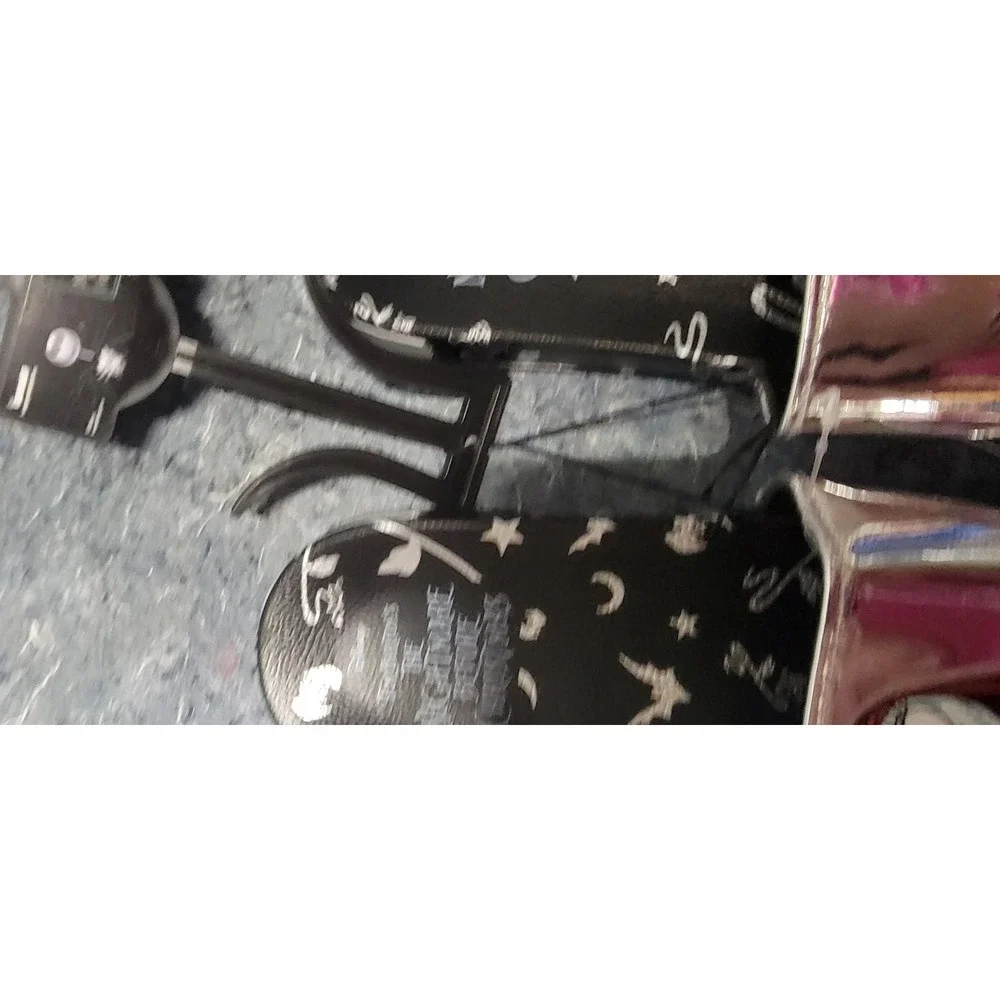 Tim Barton Sally and Jack  Men's‎ Slip-Ons Color: Silver Size 11